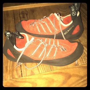 Hardly used Scarpa climbing shoes